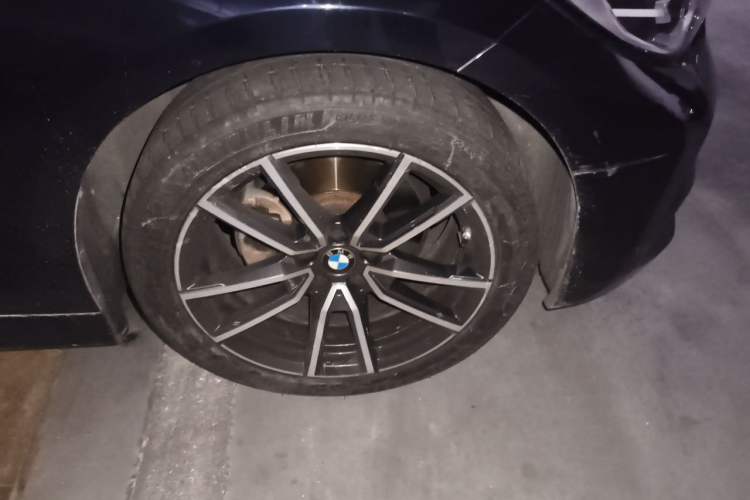 Used BMW 3 Series 2022 320Li M Sport Package Right Front Wheel Hub