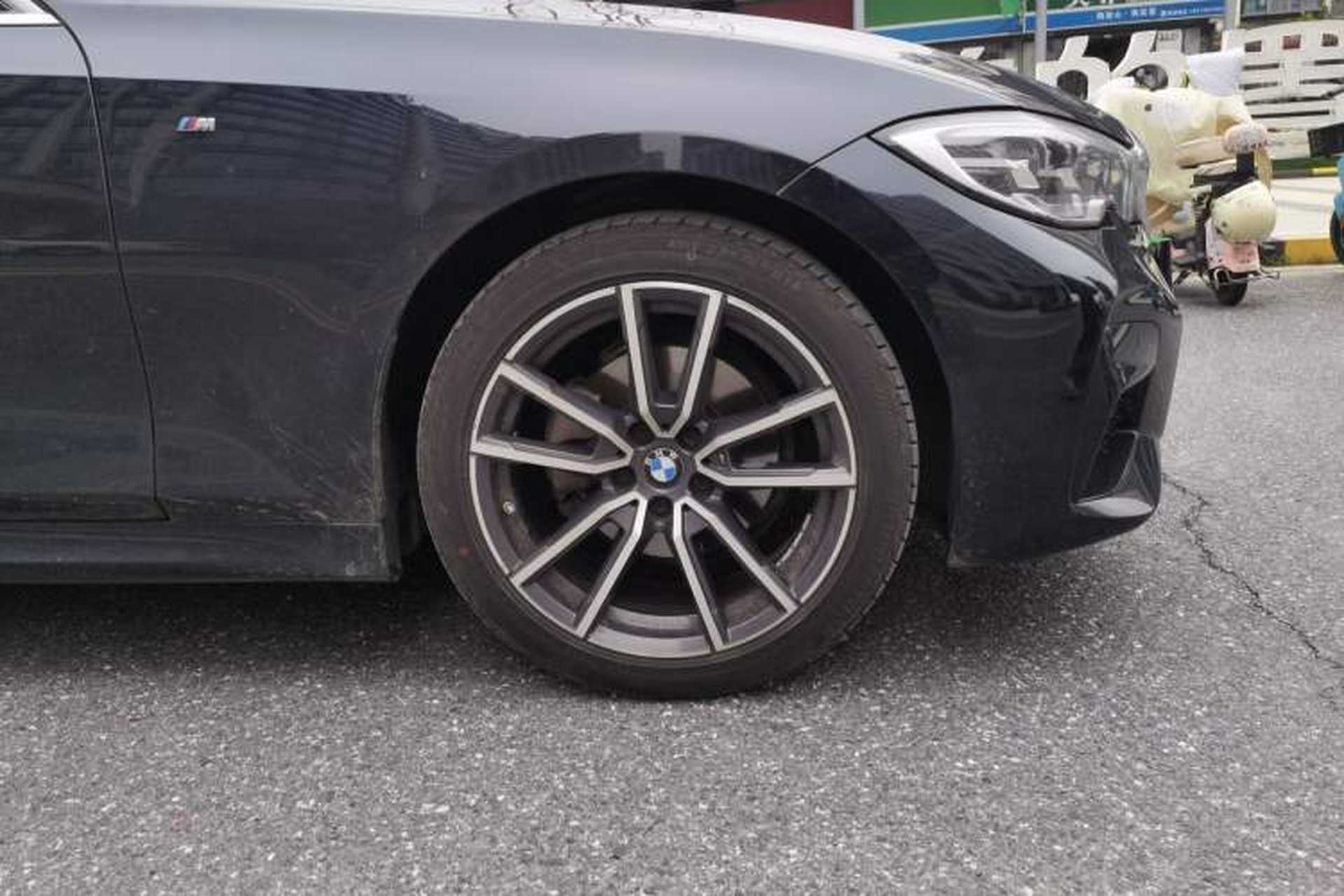 Used BMW 3 Series 2022 320Li M Sport Package Right Front Wheel Hub