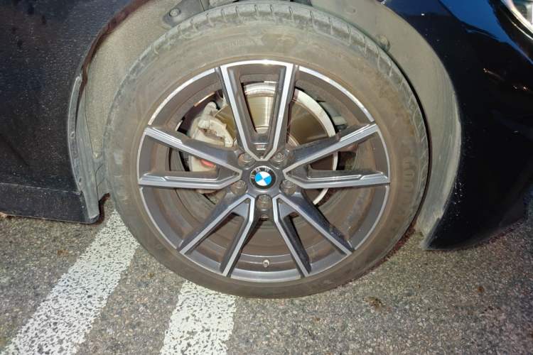 Used BMW 3 Series 2022 320Li M Sport Package Right Front Wheel Hub