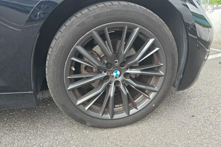 Used BMW 3 Series 2022 Revised 325i M Sport Night Edition Package Right Front Wheel Hub