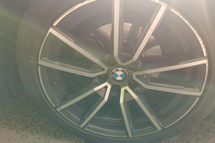 Used BMW 3 Series 2022 320Li M Sport Package Right Front Wheel Hub