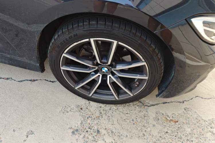 Used BMW 3 Series 2022 320Li M Sport Package Right Front Wheel Hub