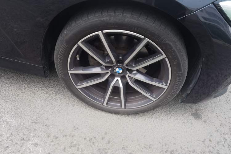 Used BMW 3 Series 2022 325Li M Sport Package Right Front Wheel Hub