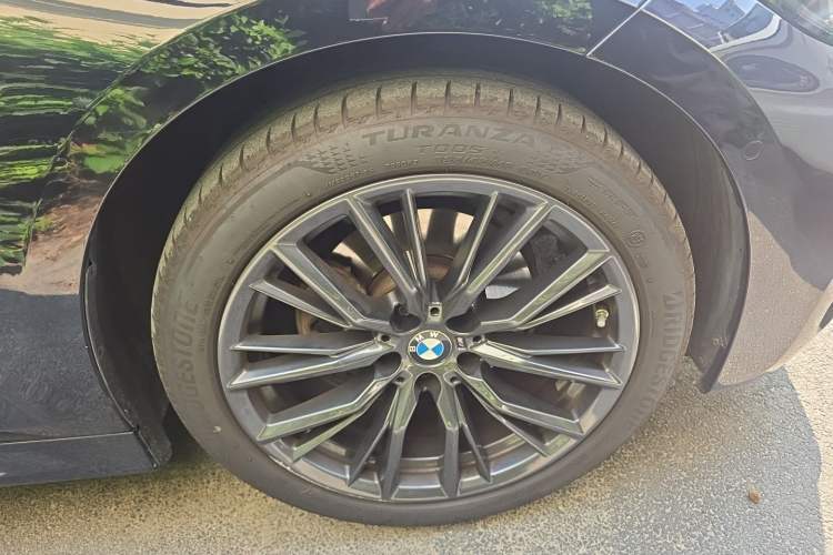 Used BMW 3 Series 2022 325i M Sport Night Edition Package Right Front Wheel Hub