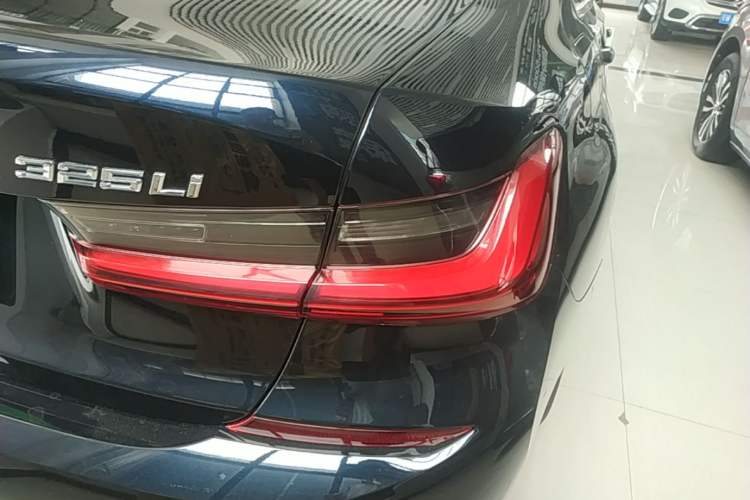 Used BMW 3 Series 2022 325Li M Sport Package Right Rear Taillight