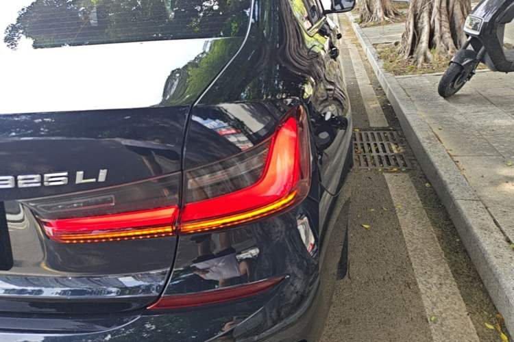 Used BMW 3 Series 2022 325Li M Sport Package Right Rear Taillight