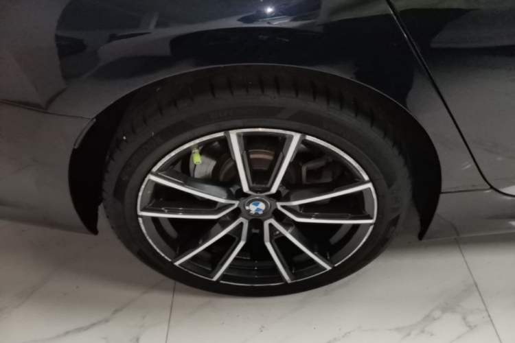 Used BMW 3 Series 2022 325Li M Sport Package Right Rear Wheel Hub