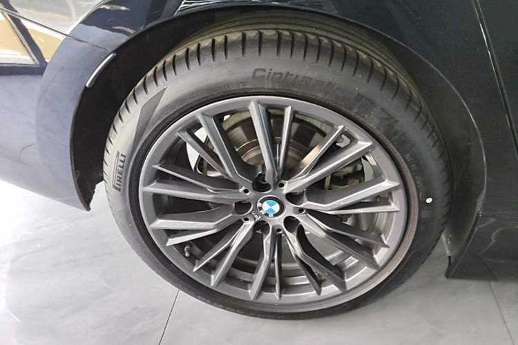 Used BMW 3 Series 2022 325Li M Sport Night Edition Package Right Rear Wheel Hub