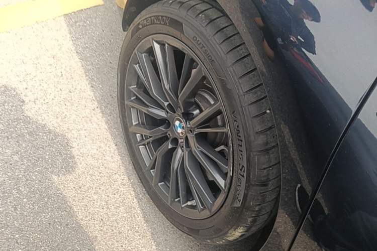 Used BMW 3 Series 2022 Restyled 325Li M Sport Night Edition Package Right Rear Wheel Hub
