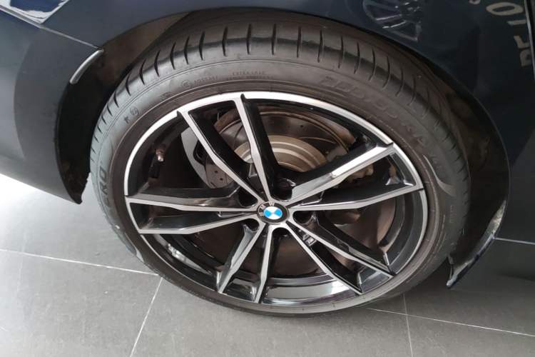 Used BMW 3 Series 2022 325Li M Sport Package Right Rear Wheel Hub