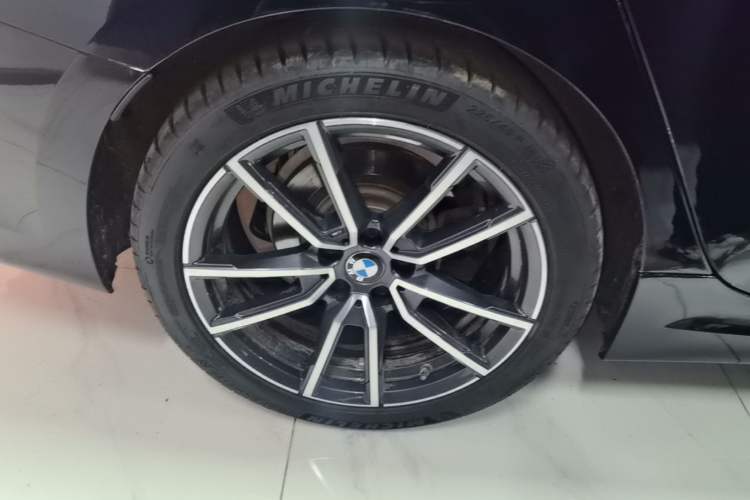 Used BMW 3 Series 2022 Updated 325Li M Sport Package Right Rear Wheel Hub