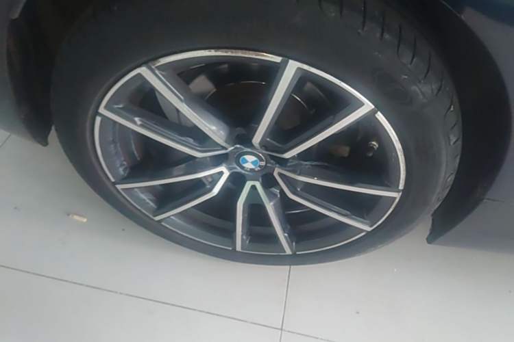 Used BMW 3 Series 2022 Restyled 320Li M Sport Package Right Rear Wheel Hub