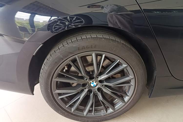 Used BMW 3 Series 2022 330i M Sport Night Edition Right Rear Wheel Hub
