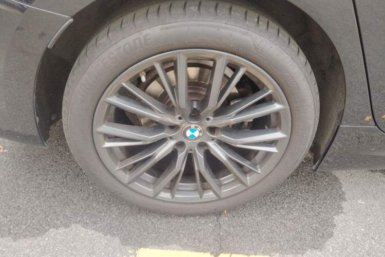 Used BMW 3 Series 2022 Restyled 325Li M Sport Night Edition Package Right Rear Wheel Hub