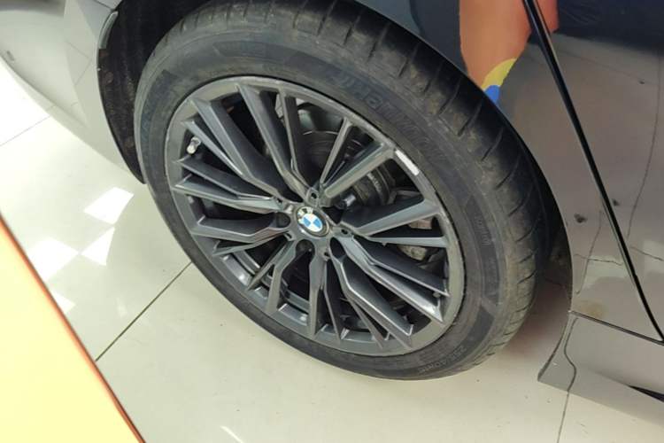 Used BMW 3 Series 2022 325i M Sport Night Edition Package Right Rear Wheel Hub
