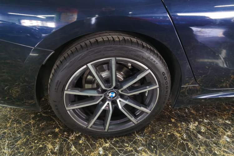 Used BMW 3 Series 2022 325Li M Sport Package Right Rear Wheel Hub