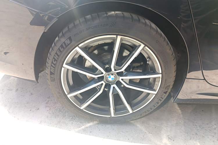 Used BMW 3 Series 2022 325Li M Sport Package Right Rear Wheel Hub