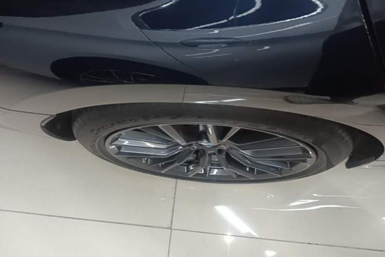 Used BMW 3 Series 2022 Revised 325i M Sport Night Edition Package Right Rear Wheel Hub