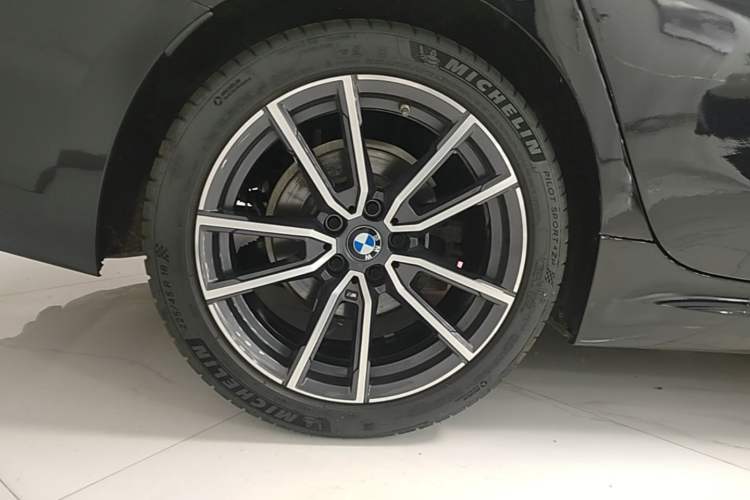 Used BMW 3 Series 2022 Updated 325Li M Sport Package Right Rear Wheel Hub