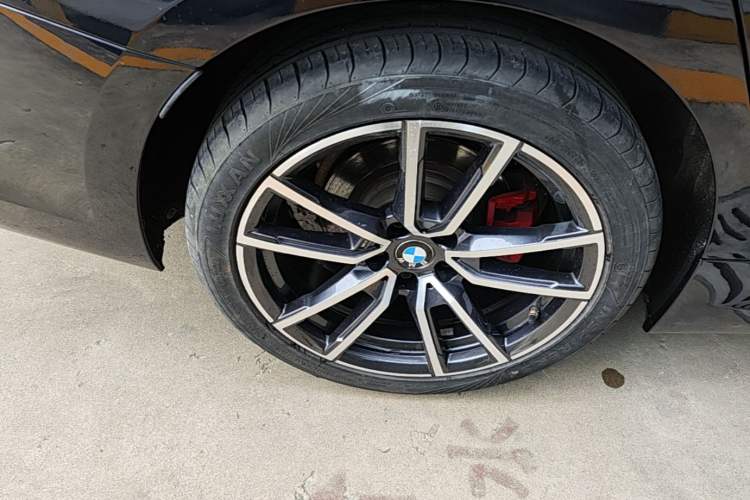 Used BMW 3 Series 2022 325Li M Sport Package Right Rear Wheel Hub