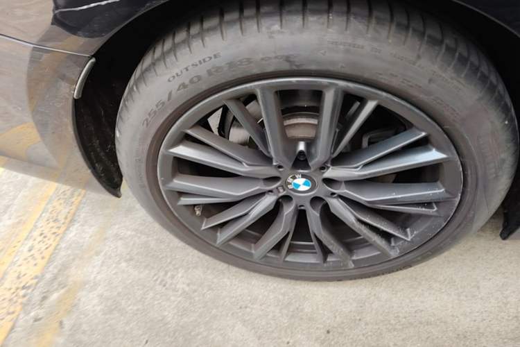 Used BMW 3 Series 2022 325Li M Sport Night Edition Package Right Rear Wheel Hub