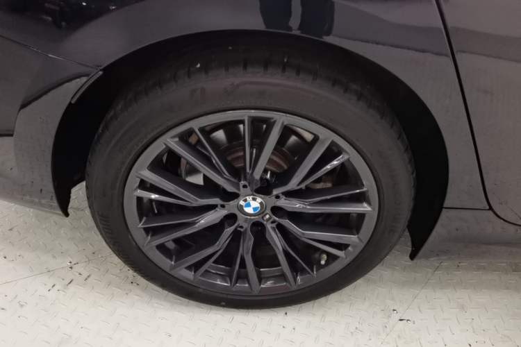 Used BMW 3 Series 2022 Revised 325i M Sport Night Edition Package Right Rear Wheel Hub