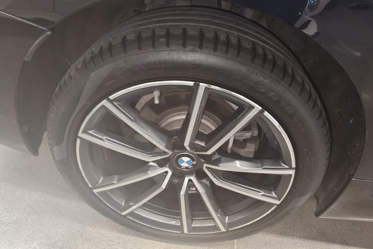 Used BMW 3 Series 2022 Restyled 325Li xDrive M Sport Package Right Rear Wheel Hub