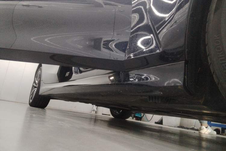Used BMW 3 Series 2022 325Li M Sport Package Right Side Sill