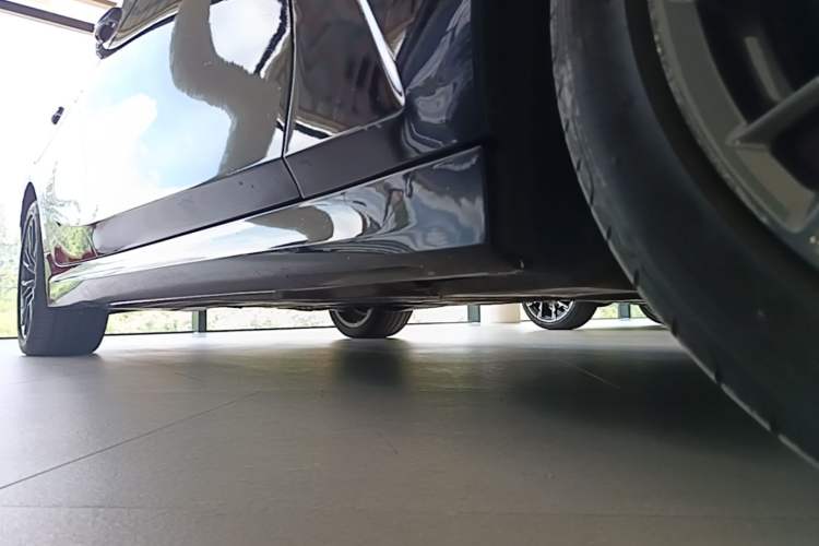 Used BMW 3 Series 2022 330i M Sport Night Edition Right Side Sill
