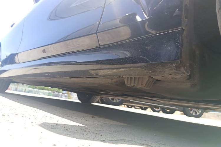 Used BMW 3 Series 2022 325Li M Sport Package Right Side Sill