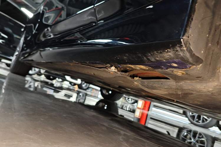 Used BMW 3 Series 2022 325Li M Sport Package Right Side Sill