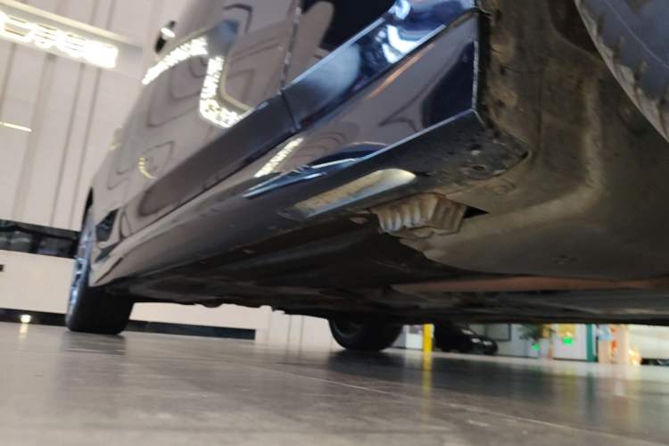 Used BMW 3 Series 2022 Restyled 330Li xDrive M Sport Night Edition Package Right Side Sill