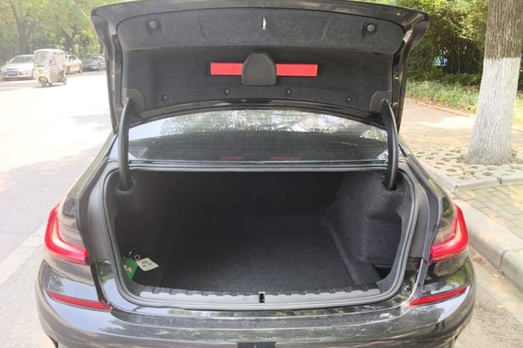 Used BMW 3 Series 2022 320Li M Sport Package Trunk