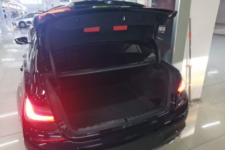 Used BMW 3 Series 2022 325i M Sport Package Trunk