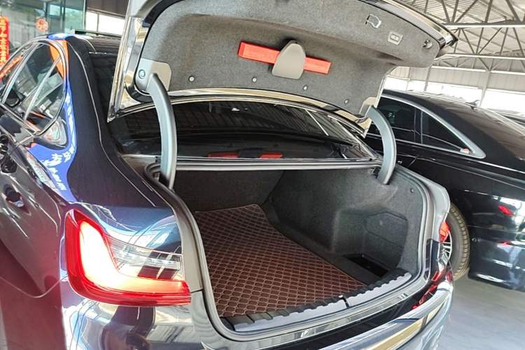Used BMW 3 Series 2022 325Li M Sport Night Edition Package Trunk