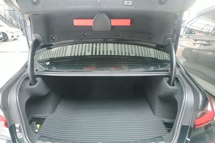 Used BMW 3 Series 2022 325Li M Sport Package Trunk