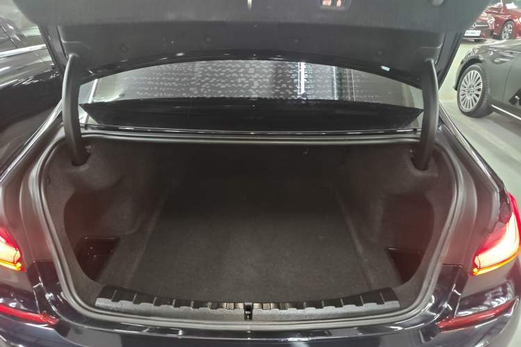 Used BMW 3 Series 2022 325Li M Sport Package Trunk