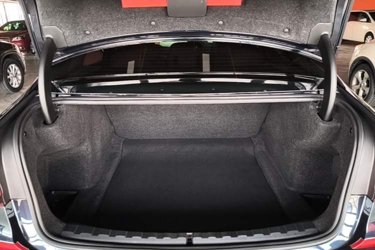 Used BMW 3 Series 2022 325Li M Sport Night Edition Package Trunk