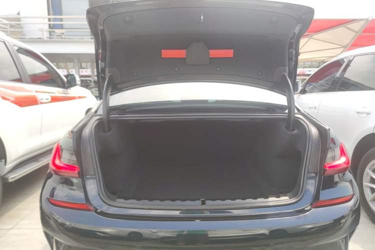 Used BMW 3 Series 2022 320Li M Sport Package Trunk