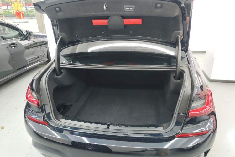 Used BMW 3 Series 2022 325Li M Sport Package Trunk