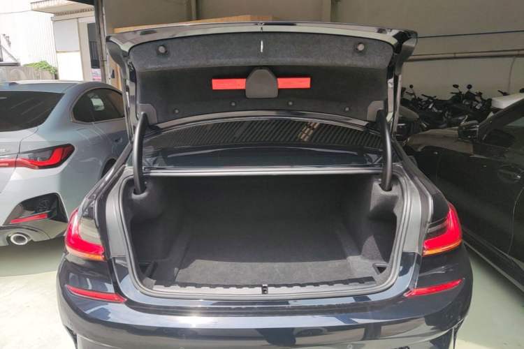 Used BMW 3 Series 2022 Restyled 320Li M Sport Package Trunk