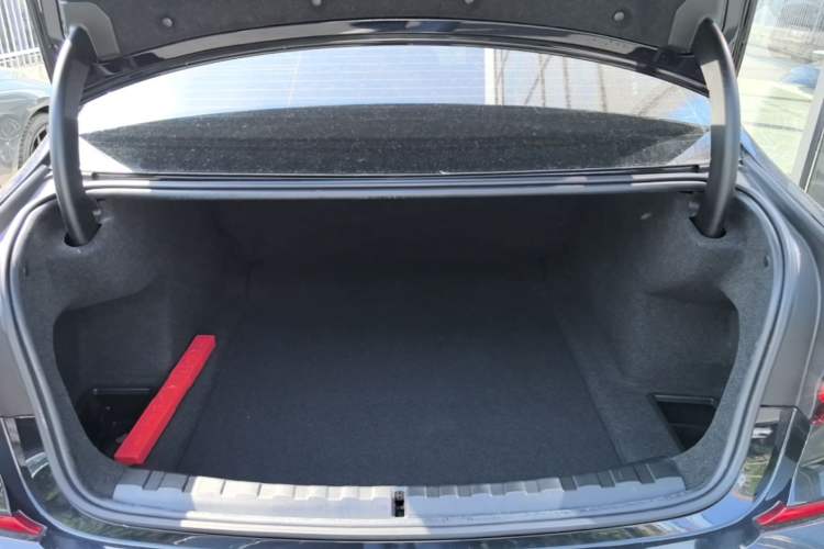 Used BMW 3 Series 2022 320Li M Sport Package Trunk