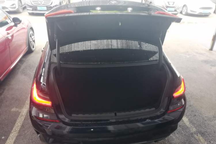 Used BMW 3 Series 2022 Revised 325i M Sport Night Edition Package Trunk