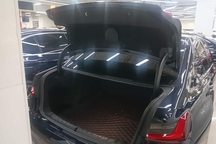 Used BMW 3 Series 2022 Revised 325i M Sport Night Edition Package Trunk
