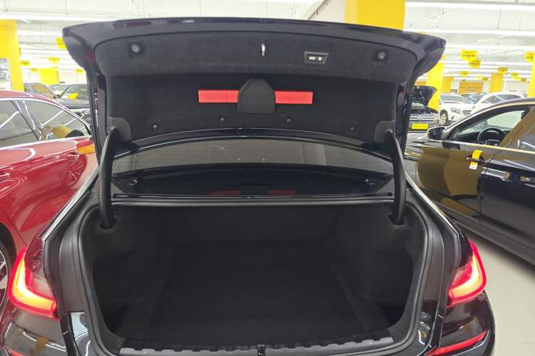 Used BMW 3 Series 2022 325Li M Sport Package Trunk
