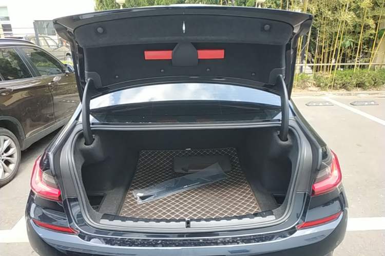 Used BMW 3 Series 2022 325i M Sport Night Edition Package Trunk