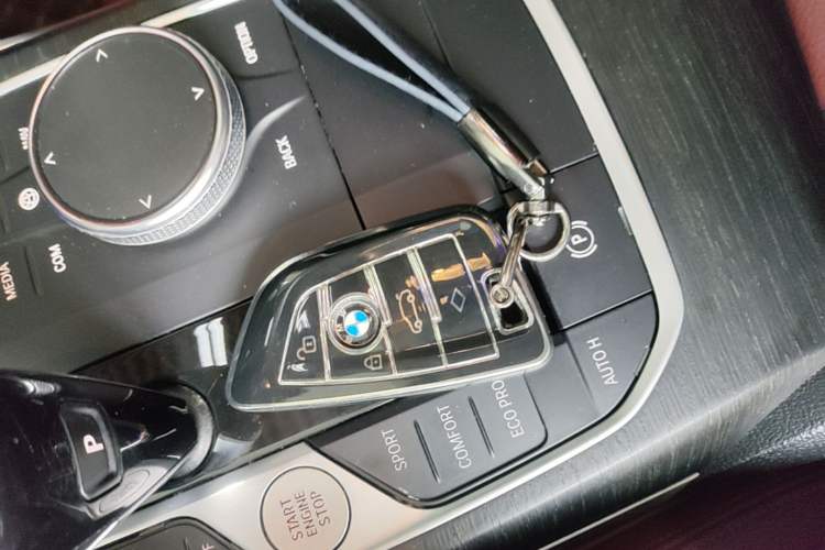 Used BMW 3 Series 2022 325i M Sport Package Vehicle Key