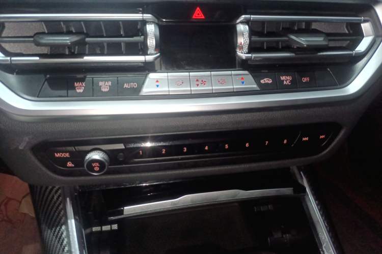 Used BMW 3 Series 2022 Restyled 320Li M Sport Package Audio And AC Panel