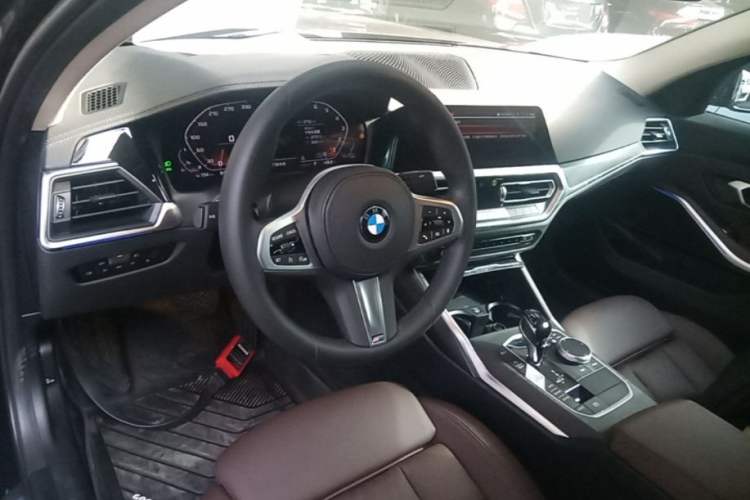 Used BMW 3 Series 2022 Updated 325i M Sport Package Center Console