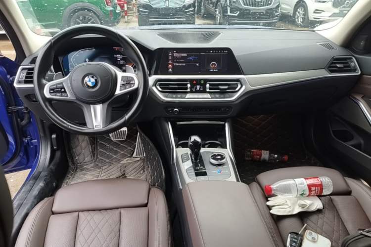 Used BMW 3 Series 2022 Restyled 330Li xDrive M Sport Night Edition Package Center Console